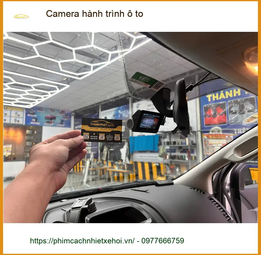 Chú Vĩnh lắp Camera hành trình ô tô Kia Sorento tại Quận Thủ Đức ghi hình rõ nét ảnh thực tế 4