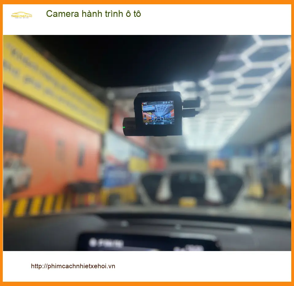 Anh Khải lắp Camera hành trình ô tô cho Hyundai Creta ở Quận 3