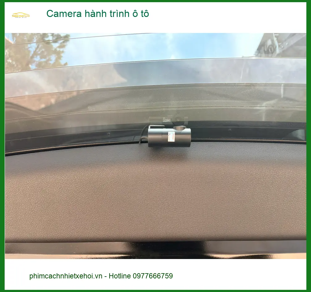 Anh Quang Minh lắp camera hành trình ô tô cho Honda CRV tại Quận 11 ảnh thực tế 2