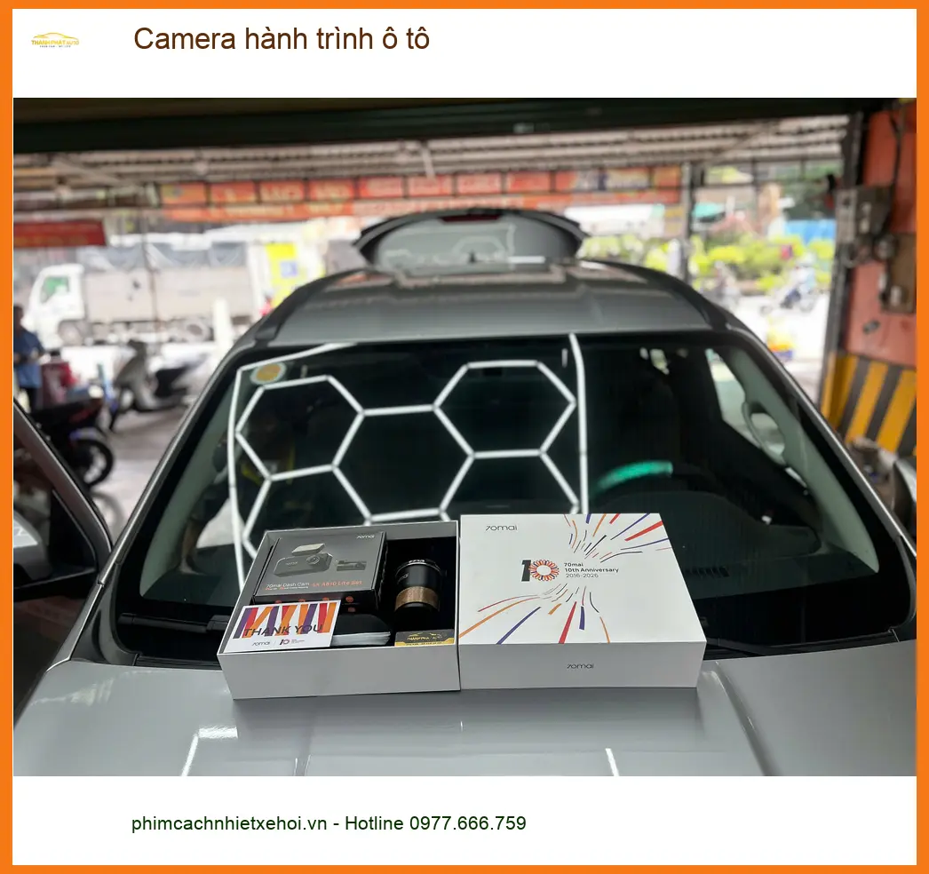 Anh Đức Long lắp Camera hành trình ô tô Hyundai Accent tại Hóc Môn
