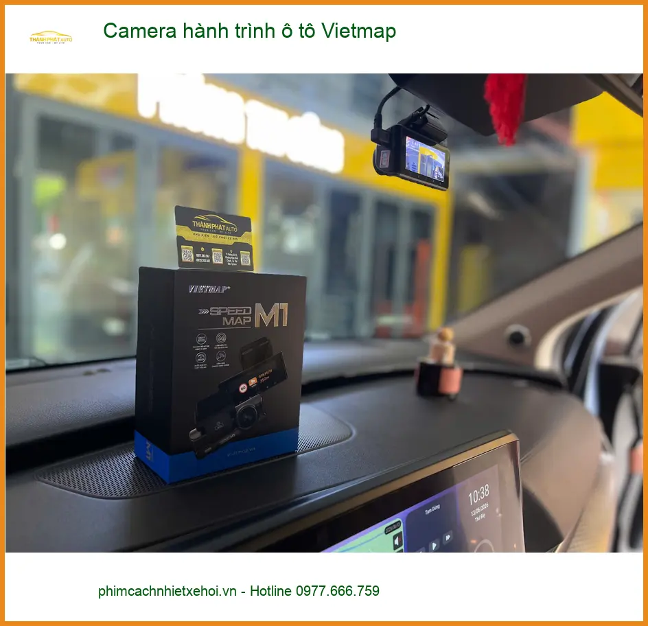 Anh Quân lắp camera hành trình ô tô Vietmap cho Ford Everest tại Quận 2 để đảm bảo an toàn ảnh thực tế 3