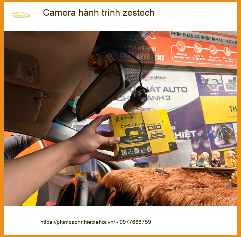 Chú Tấn lắp Camera hành trình Zestech cho Hyundai SantaFe tại Quận 2