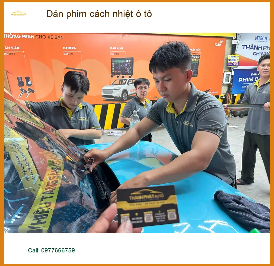 Anh Bách dán phim cách nhiệt ô tô cho Honda CR-V tại Quận 2 vì nắng nóng khó chịu ảnh thực tế 2