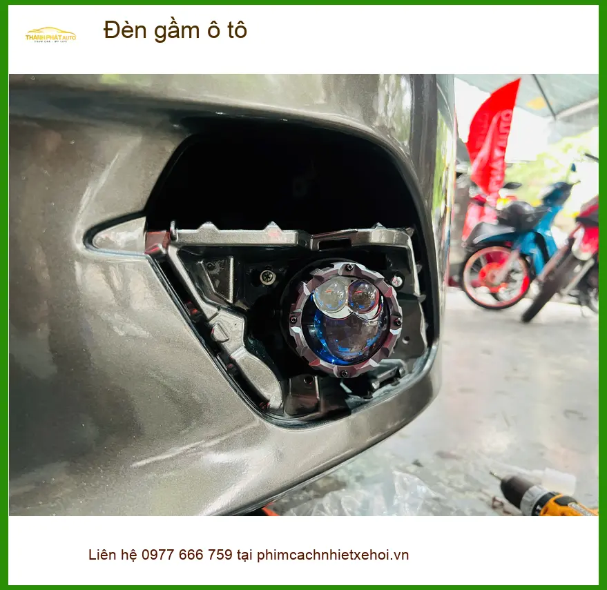Chú Minh độ đèn gầm ô tô Hyundai Accent tại Quận 7 vì đèn zin kém sáng ảnh thực tế 2