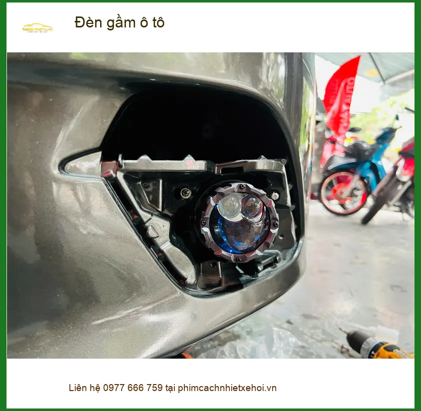 Anh Khải lắp đèn gầm ô tô cho Toyota Camry tại Quận 6 để cải thiện tầm nhìn ban đêm ảnh thực tế 3
