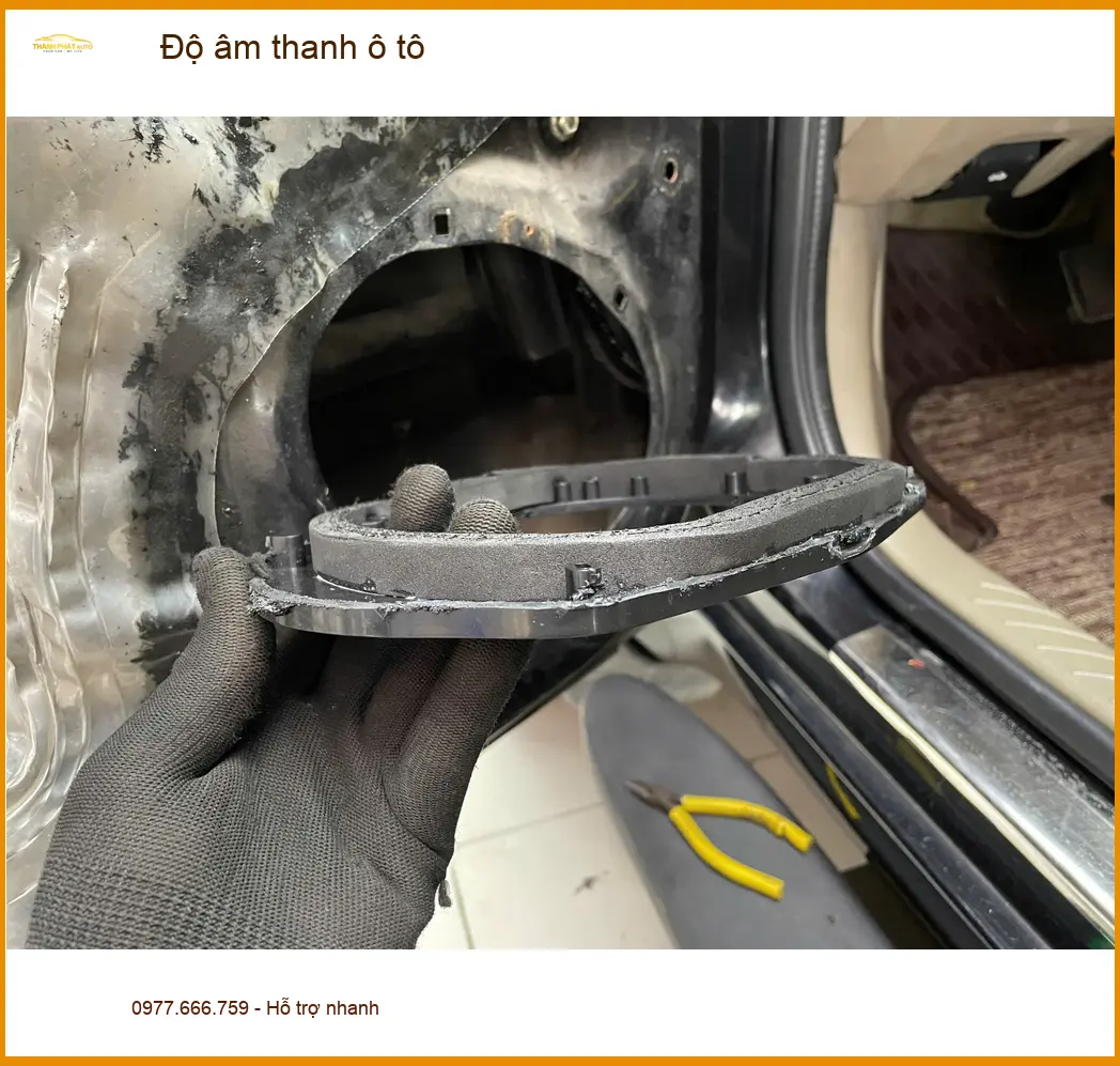 Anh Khang độ âm thanh ô tô Hyundai Accent Quận 12 vì muốn trải nghiệm âm nhạc sống động.
