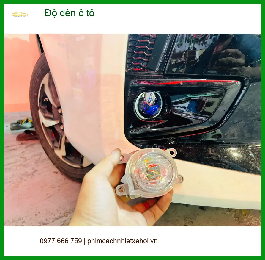 Anh Tuấn Kiệt độ đèn ô tô Hyundai Creta tại Bình Thạnh vì đèn yếu ảnh thực tế 4