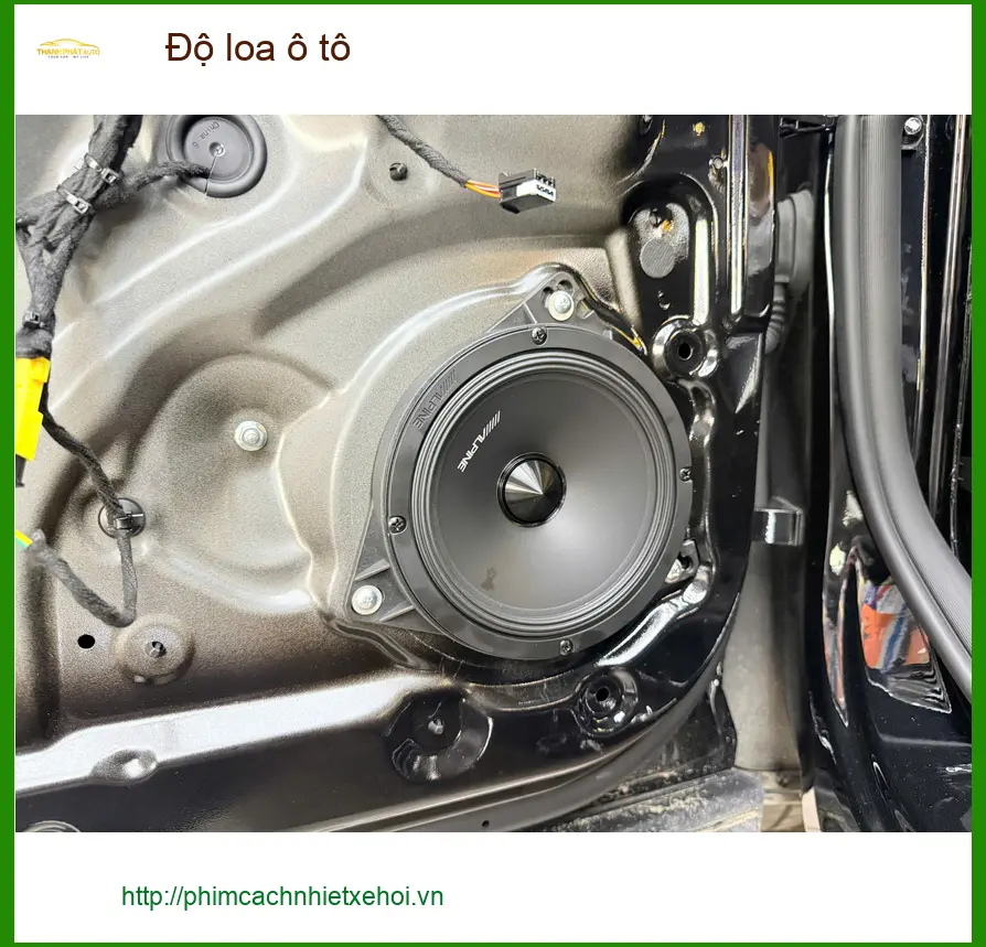 Chị Thanh độ loa ô tô cho Honda CR-V ở Phú Nhuận vì loa zin không đủ bass ảnh thực tế 4
