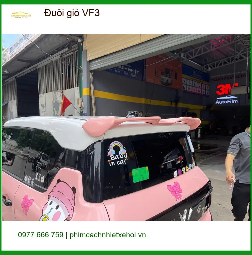 Anh Quang lắp đuôi gió cho VinFast VF3 tại Hóc Môn để tăng vẻ thể thao
