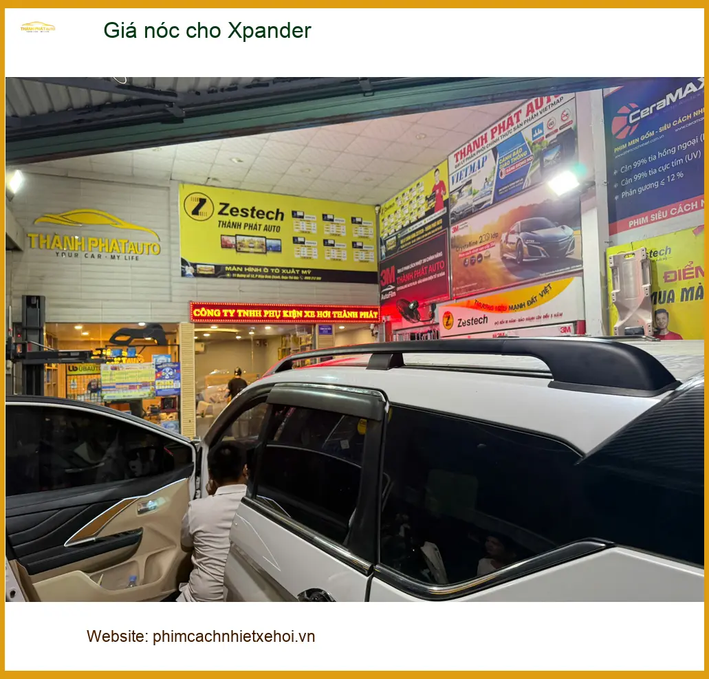 Anh Nhật lắp giá nóc cho Xpander ở Quận 9 để chở đồ đi dã ngoại cuối tuần ảnh thực tế 3