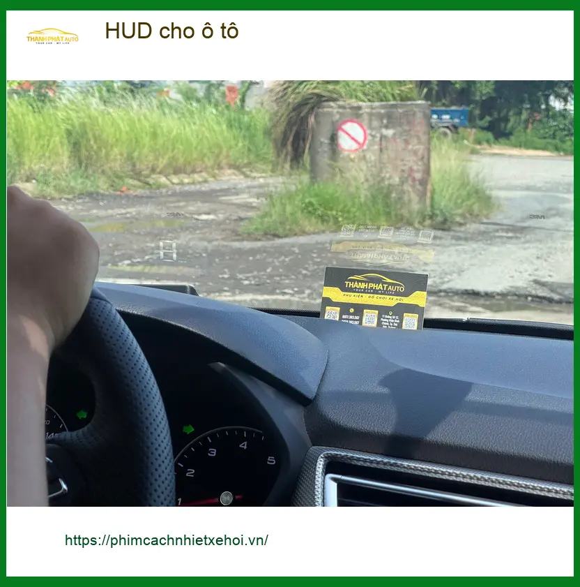 Anh Quang lắp HUD cho Honda CR-V tại Quận 12 để theo dõi tốc độ an toàn hơn
