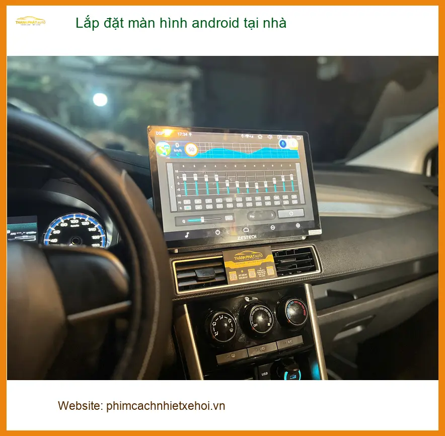 Cô Lan Anh lắp màn hình Android cho Kia K3 tại nhà Bình Chánh