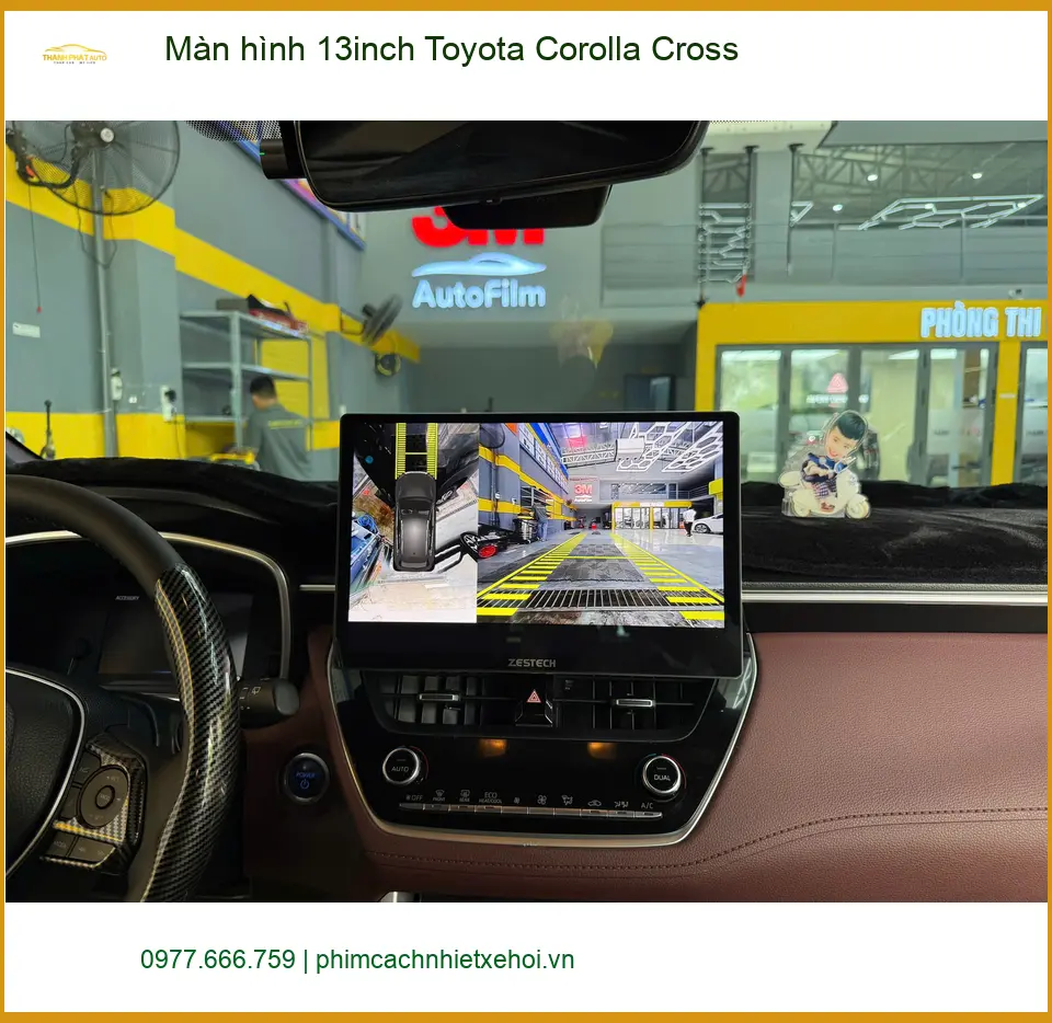 Chị Lan Anh lắp màn hình 13inch Toyota Corolla Cross ở Thủ Đức xem bản đồ ảnh thực tế 2