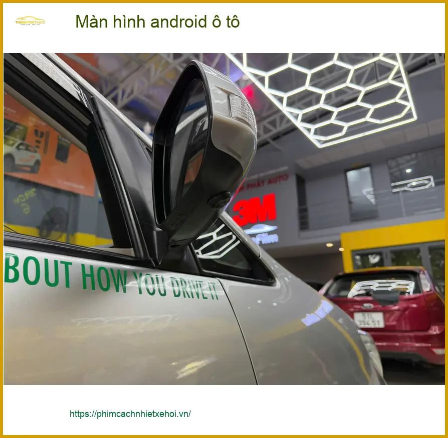 Chị Minh Thư lắp màn hình android ô tô cho Hyundai Accent tại Quận 10 vì màn zin quá cũ
