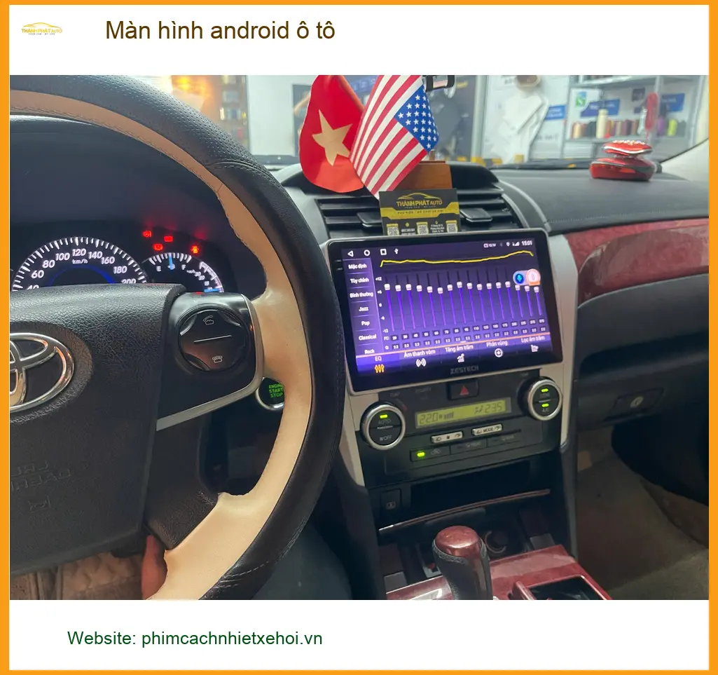 Chị Bích lắp màn hình Android ô tô Hyundai Accent Quận 2 xem bản đồ ảnh thực tế 3
