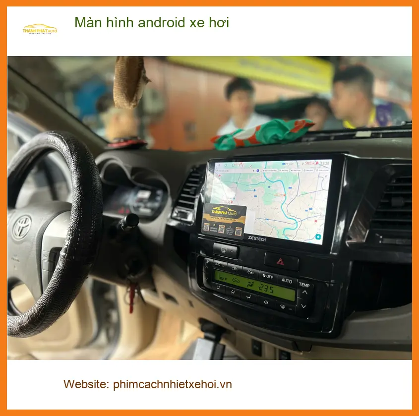 Chị Thảo lắp màn hình android xe hơi Hyundai Accent tại Quận 2 vì màn zin quá lỗi thời