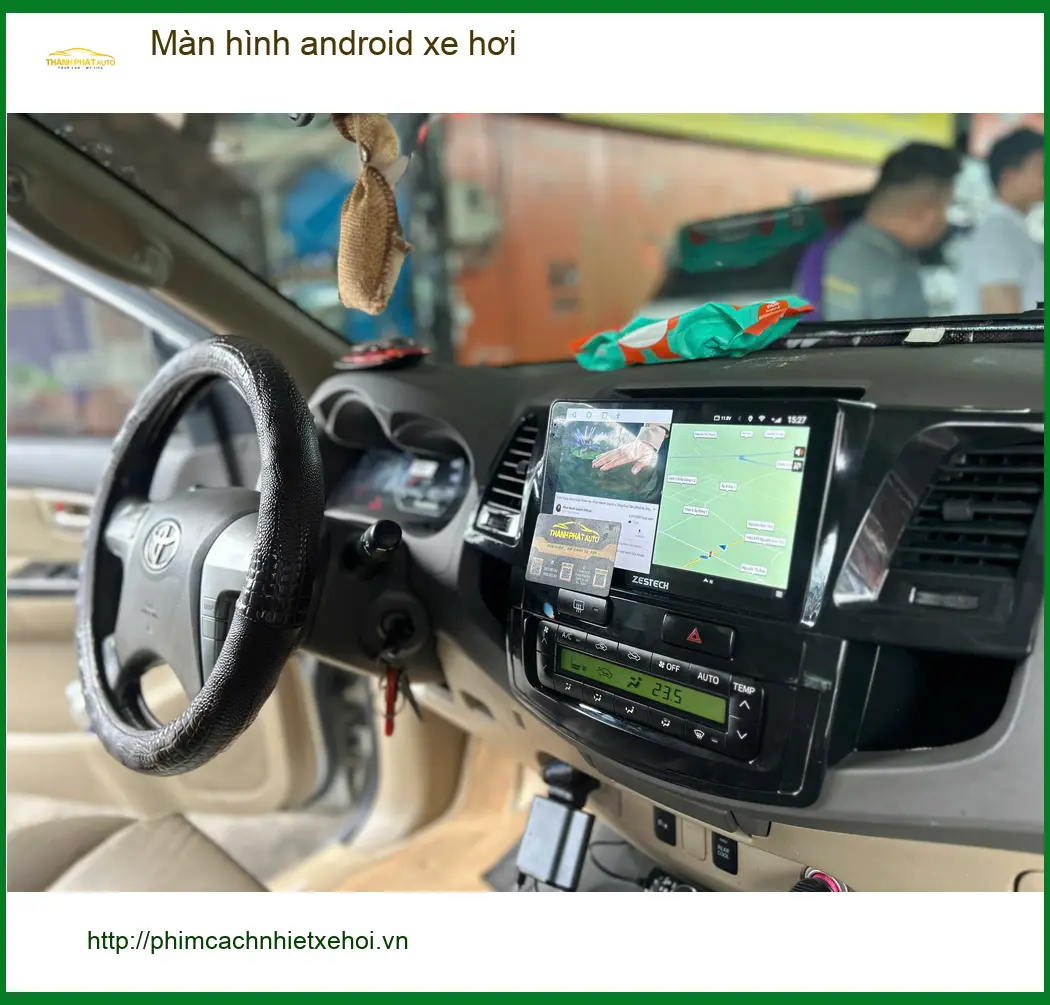 Chị Thảo lắp màn hình android xe hơi Hyundai Accent tại Quận 2 vì màn zin quá lỗi thời ảnh thực tế 4
