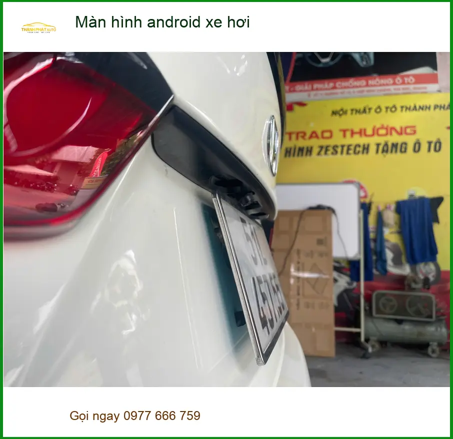 Chú Cường nâng cấp màn hình android xe hơi Hyundai Accent Quận 6 vì màn zin lỗi thời