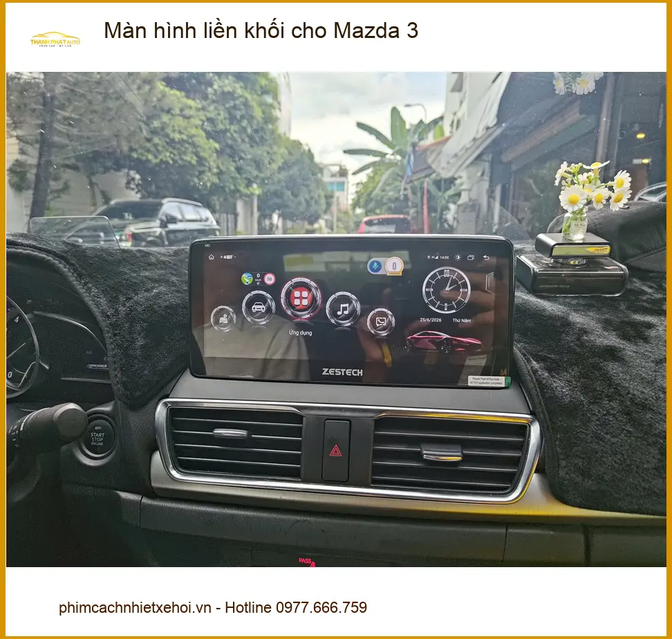 Anh Kiên lắp màn hình liền khối cho Mazda 3 tại Quận 12 vì màn hình zin quá nhỏ