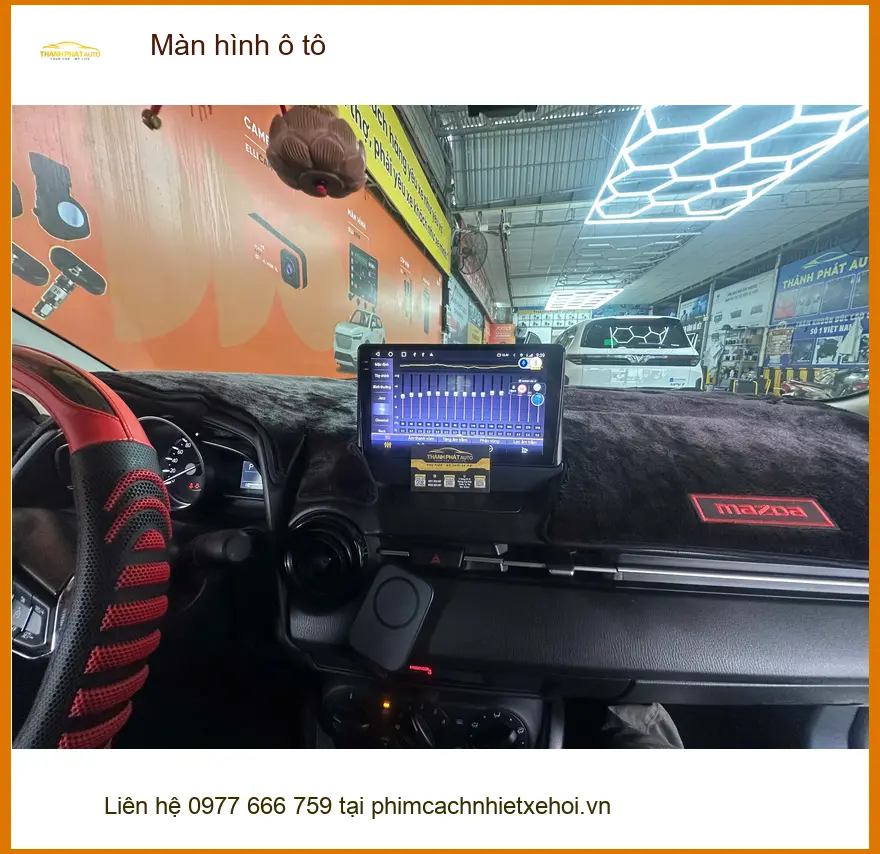 Cô Sương nâng cấp màn hình ô tô cho Honda CRV tại Quận Tân Phú vì màn zin quá cũ