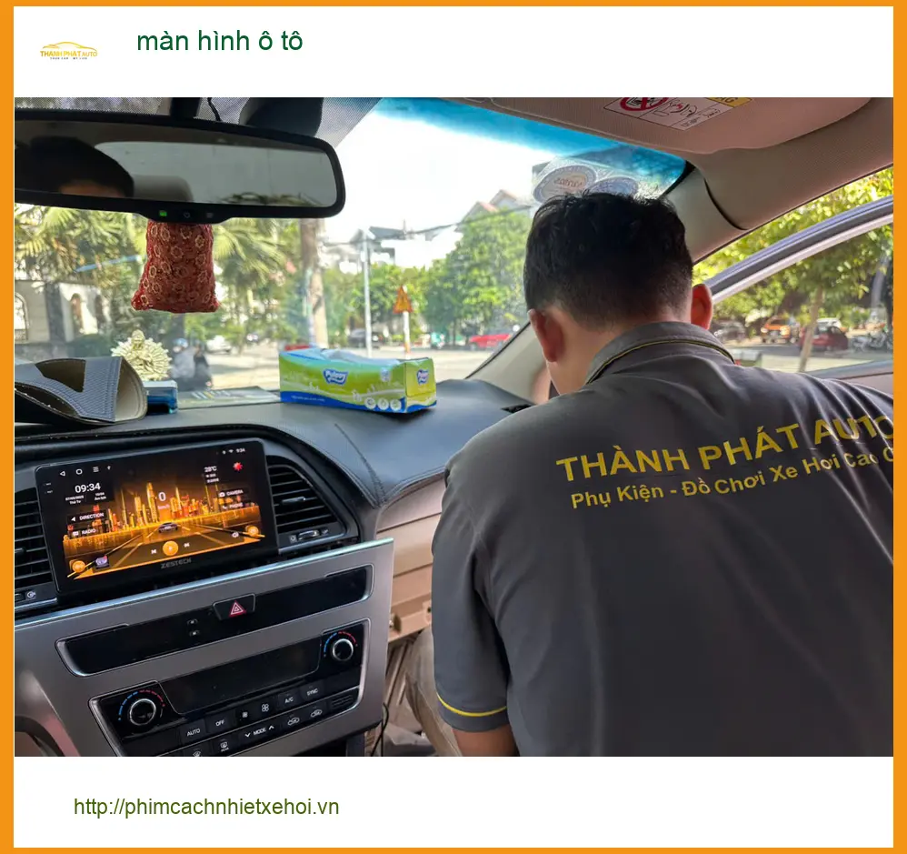 Chú Đức Hạnh lắp màn hình ô tô cho Hyundai Accent tại Bình Chánh vì màn hình zin quá bé