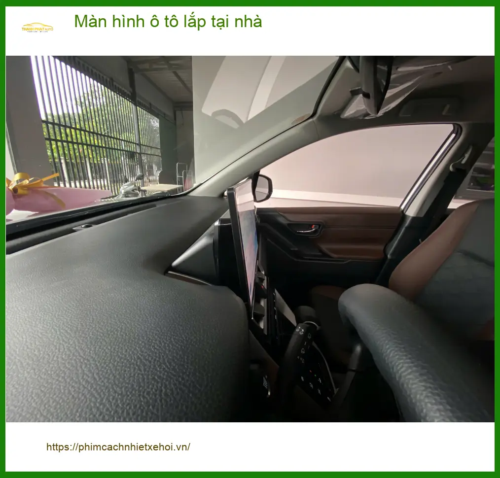 Dịch vụ lắp màn hình ô tô tại nhà cho Anh Quang Hyundai Accent ở Hóc Môn uy tín