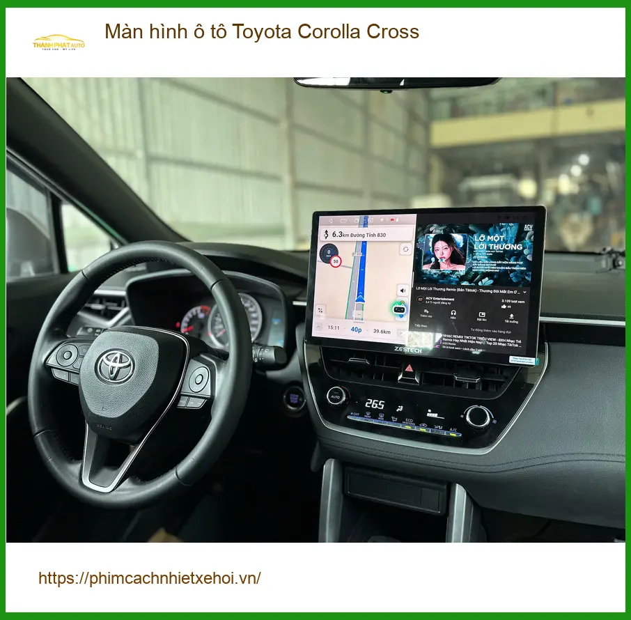 Chị Lan Hương lắp màn hình ô tô Toyota Corolla Cross Quận 2 để tiện đường ảnh thực tế 2