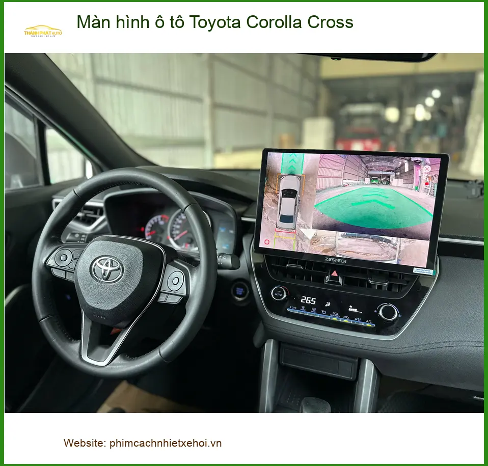 Chị Lan Hương lắp màn hình ô tô Toyota Corolla Cross Quận 2 để tiện đường ảnh thực tế 3