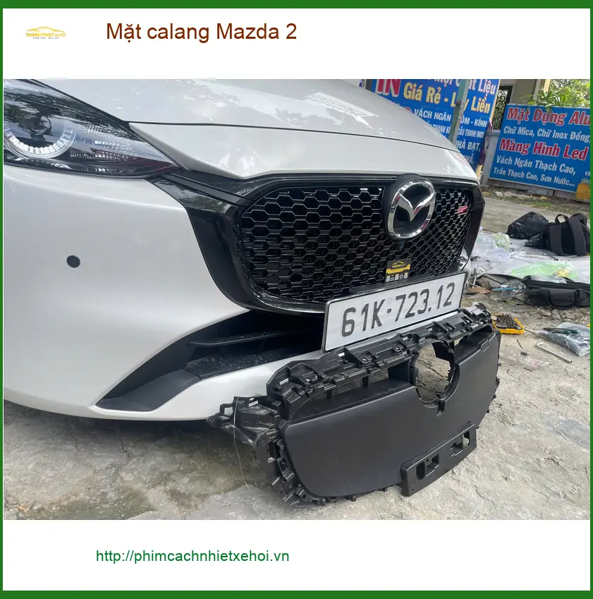 Anh Lộc thay mặt calang Mazda 2 tại Quận 9 cho xe mới mẻ hơn ảnh thực tế 3
