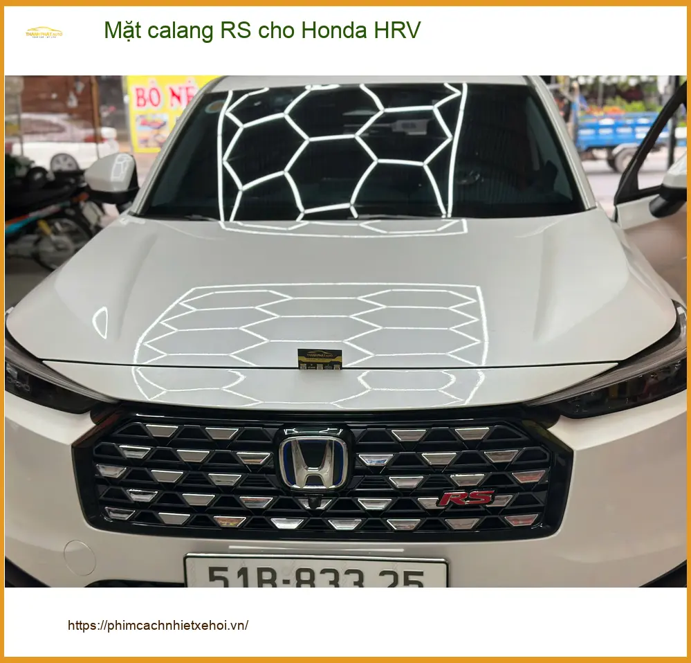 Chị Thảo lắp Mặt calang RS cho Honda HRV tại Quận Tân Phú để xe trông thể thao hơn ảnh thực tế 2