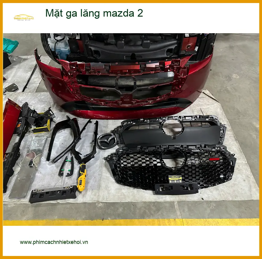 Chị Bích độ Mặt ga lăng Mazda 2 chính hãng tại Quận 2 để xe mới lạ hơn