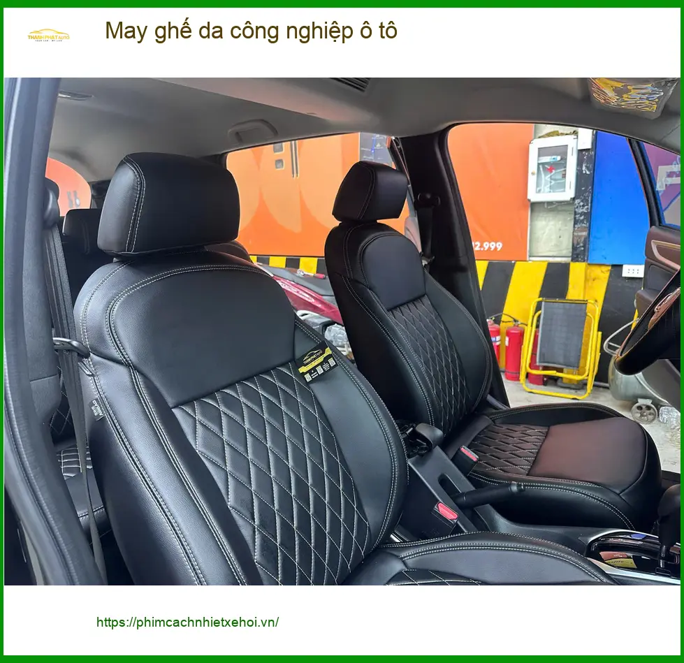 Chị Mai Anh bọc ghế da công nghiệp Mazda 3 Quận 12 vì ghế cũ đã xuống cấp. ảnh thực tế 4
