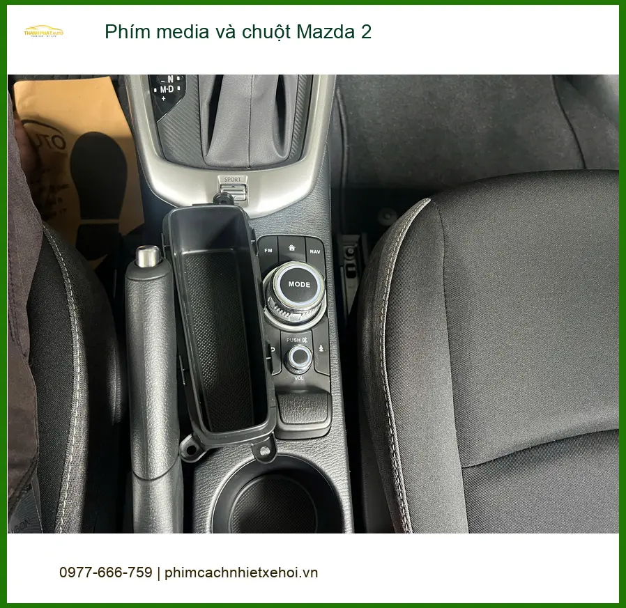 Anh Duy lắp phím media và chuột Mazda 2 tại Quận Tân Phú vì điều khiển zin bất tiện ảnh thực tế 2
