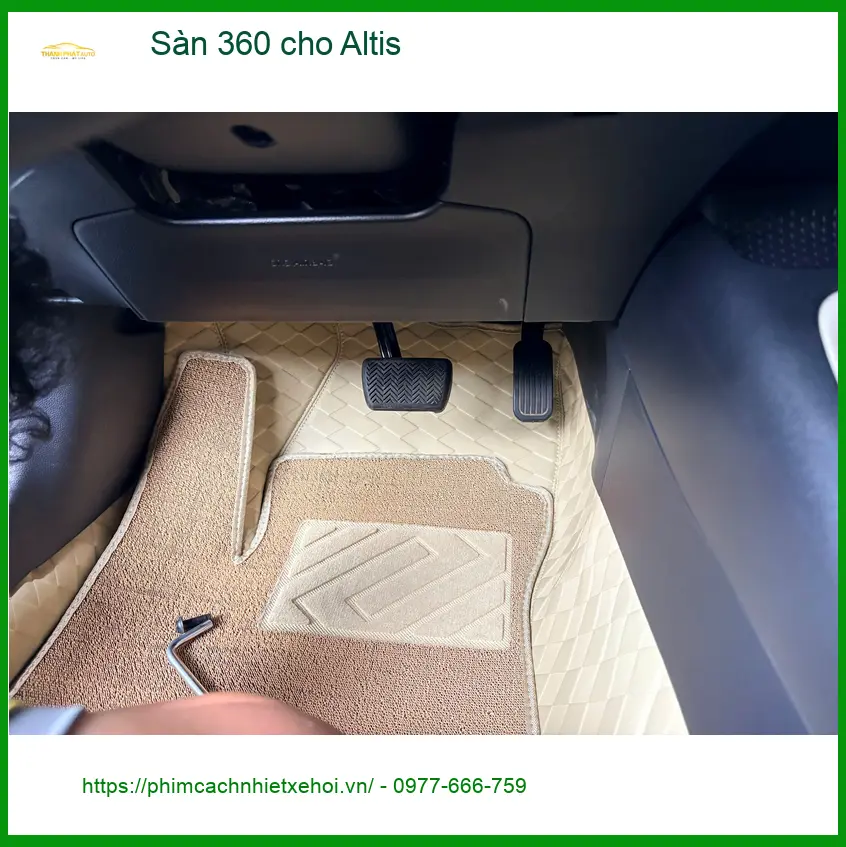 Chị Hương Giang bọc sàn 360 cho Toyota Altis để nội thất luôn sạch đẹp tại Quận 6 ảnh thực tế 2