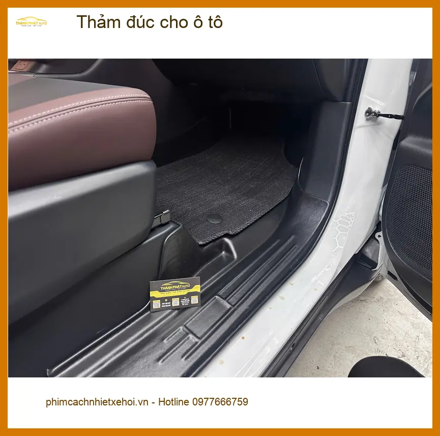 Anh Kiệt thay thảm đúc cho Hyundai Accent tại Quận Tân Phú ảnh thực tế 2