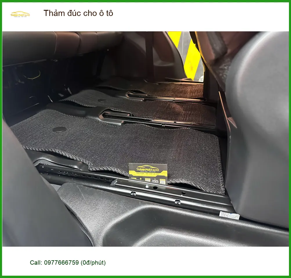 Chị Thanh lắp thảm đúc cho Hyundai Creta tại Hóc Môn vì thảm cũ khó vệ sinh ảnh thực tế 4