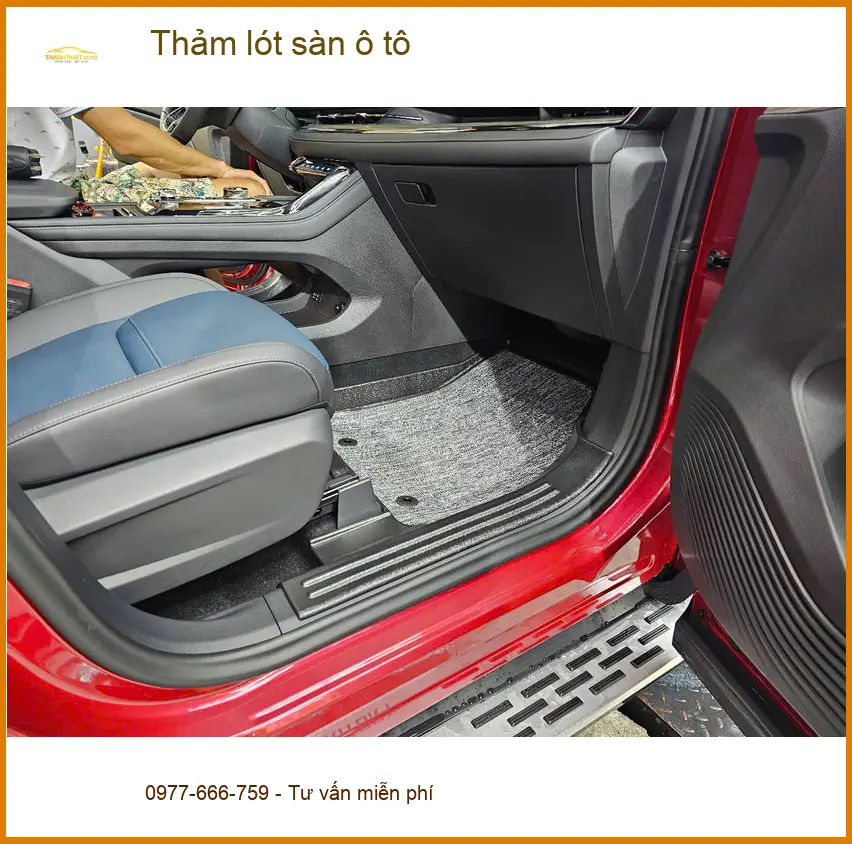 Anh Long lắp thảm lót sàn ô tô mới cho Kia K3 tại Quận 6 để nội thất sang hơn. ảnh thực tế 2