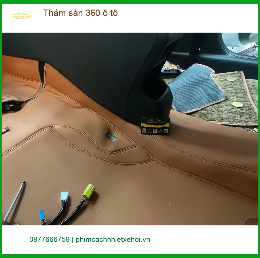 Chị Diễm làm Thảm sàn 360 ô tô cho Hyundai Accent tại Quận 8 để nội thất luôn mới ảnh thực tế 2
