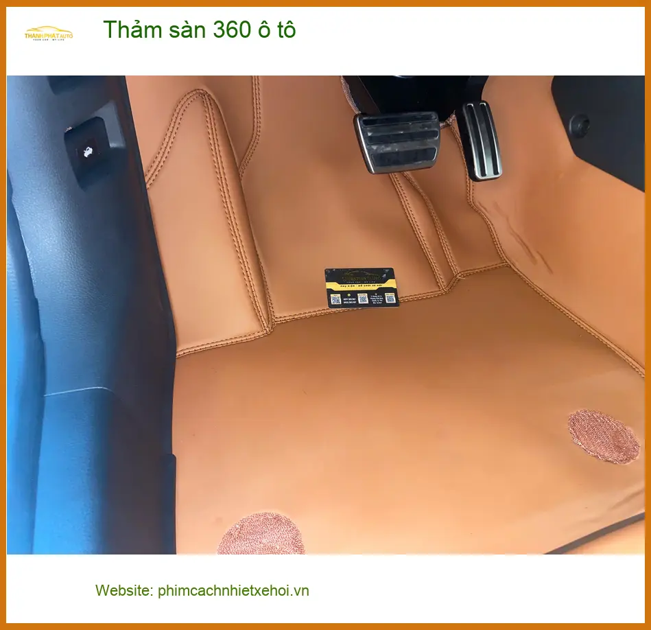 Bác Long lắp thảm sàn 360 ô tô cho Hyundai Creta tại Quận 7 để nội thất luôn sạch đẹp