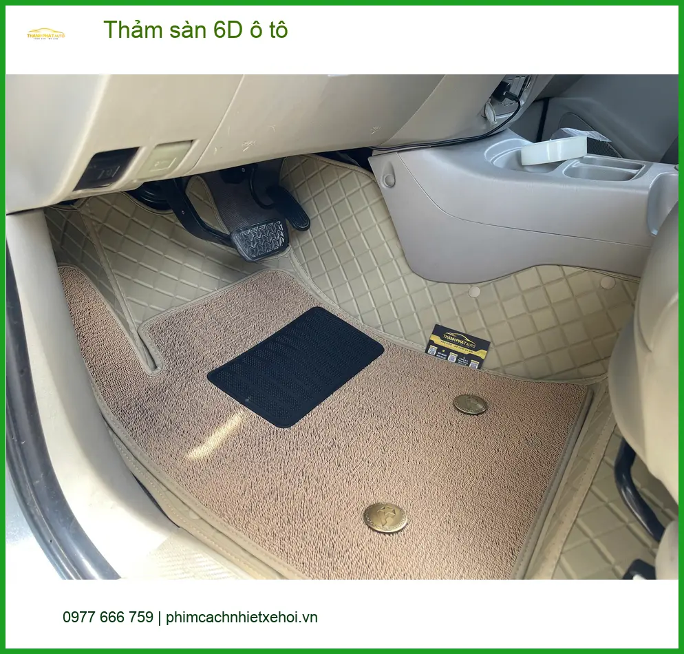 Anh Quang thay thảm sàn 6D ô tô cho Hyundai Santa Fe tại Hóc Môn để nội thất luôn sạch đẹp