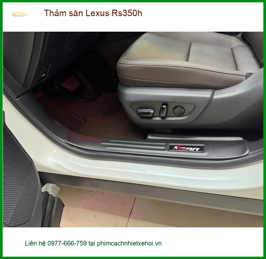 Anh Vỹ thay thảm sàn Lexus Rs350h tại Quận 7 giữ xe sạch đẹp ảnh thực tế 3