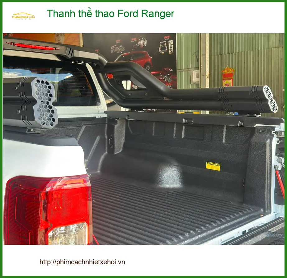Chú Hùng lắp thanh thể thao Ford Ranger tại Quận Thủ Đức để tăng vẻ mạnh mẽ ảnh thực tế 3