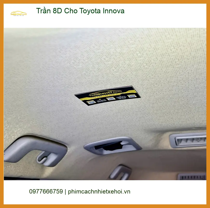 Anh Khang bọc Trần 8D Cho Toyota Innova tại Quận Bình Tân vì trần zin đã cũ và bám bụi ảnh thực tế 2