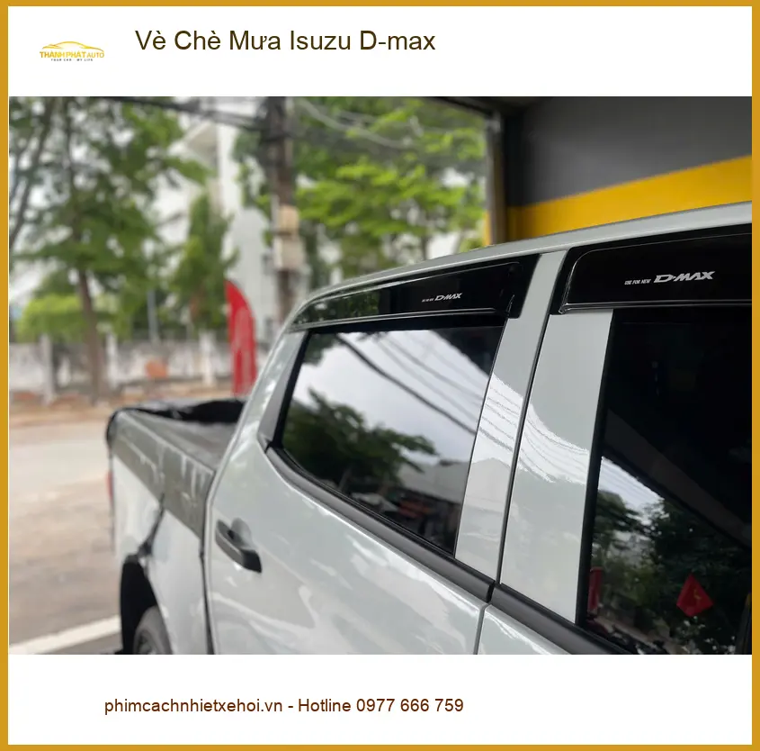 Chị Thảo lắp Vè Che Mưa Isuzu D-max ở Quận Phú Nhuận giúp nội thất khô ráo
