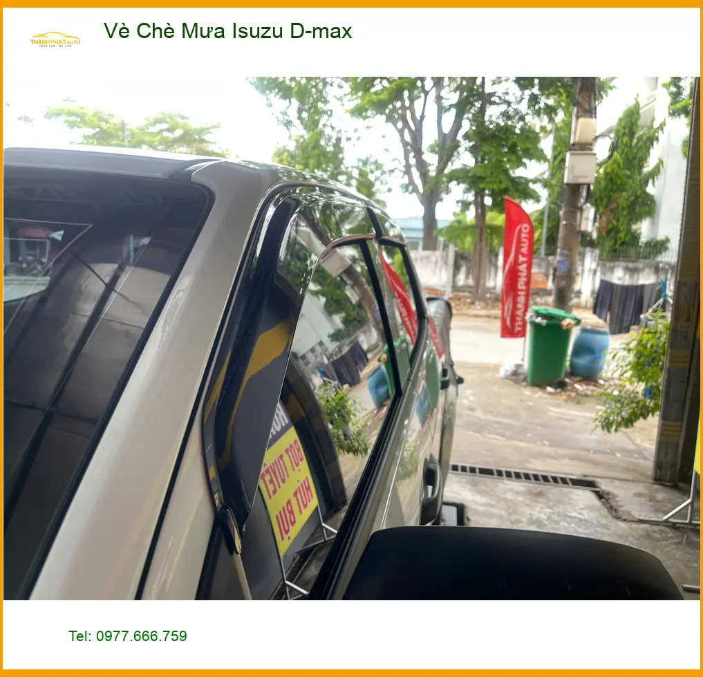 Chị Thảo lắp Vè Che Mưa Isuzu D-max ở Quận Phú Nhuận giúp nội thất khô ráo ảnh thực tế 2