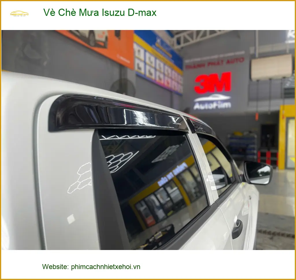 Anh Kiên lắp Vè Che Mưa Isuzu D-max tại Quận 8 để tránh nước mưa hắt vào ảnh thực tế 3