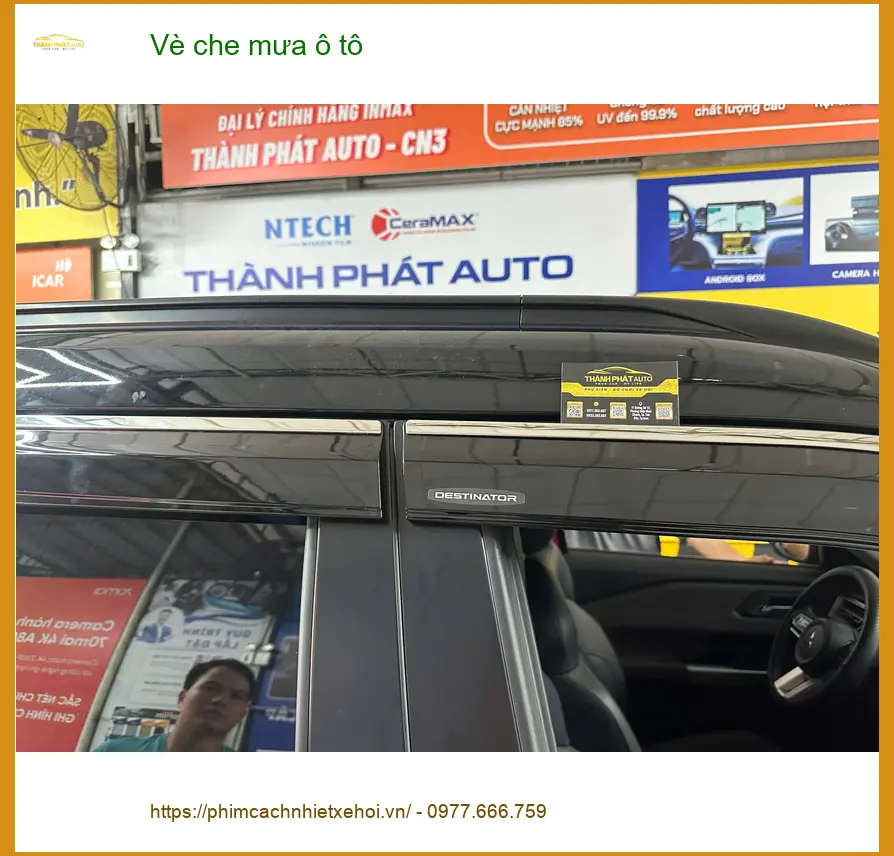 Chị Bích lắp vè che mưa ô tô Honda CRV tại Cần Giờ tránh nước mưa hắt vào ảnh thực tế 5