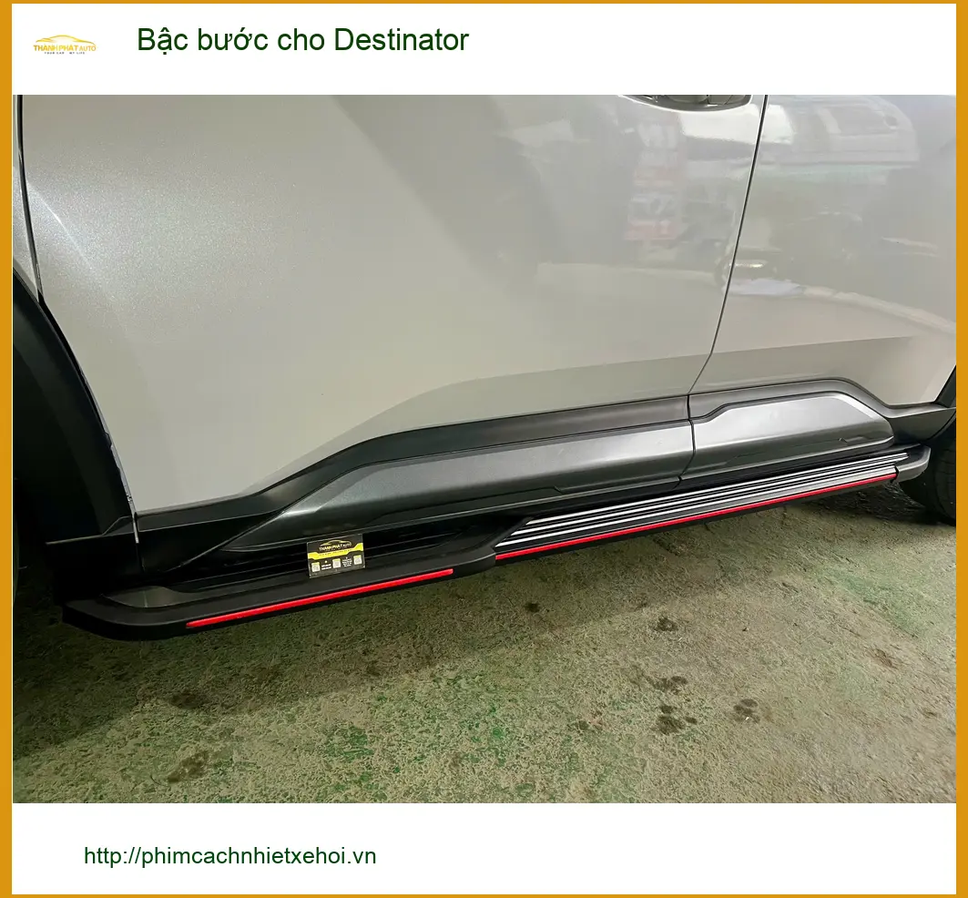 Anh Sâm lắp bậc bước Destinator cho Ford Everest tại Quận Thủ Đức ảnh thực tế 2