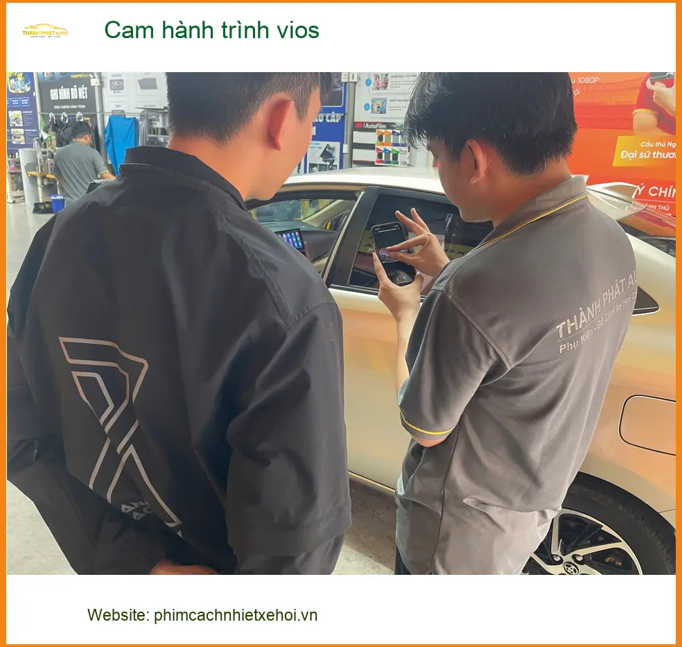 Anh Minh lắp cam hành trình Vios tại Quận 12 để bảo vệ xe sau va chạm ảnh thực tế 5
