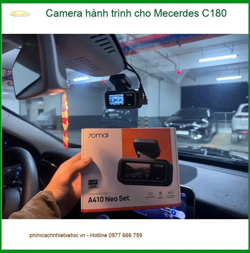 Chị Thảo Lắp Camera Hành Trình Mercedes C180 Tại Quận 9 Uy Tín